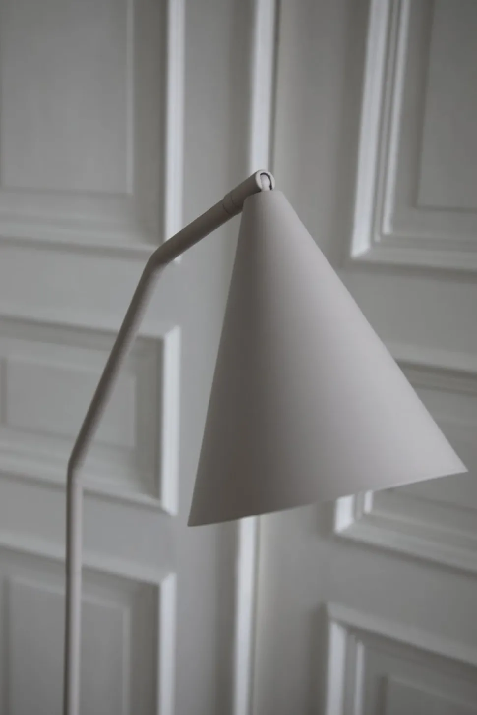 Funil golvlampa