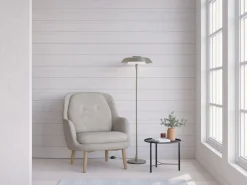 Horisont golvlampa