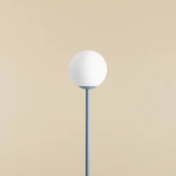 Pinne golvlampa