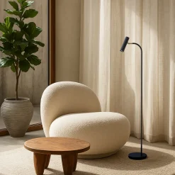 Slender golvlampa
