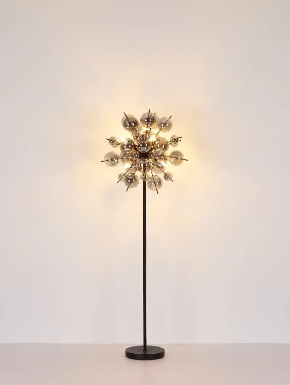 Udo golvlampa